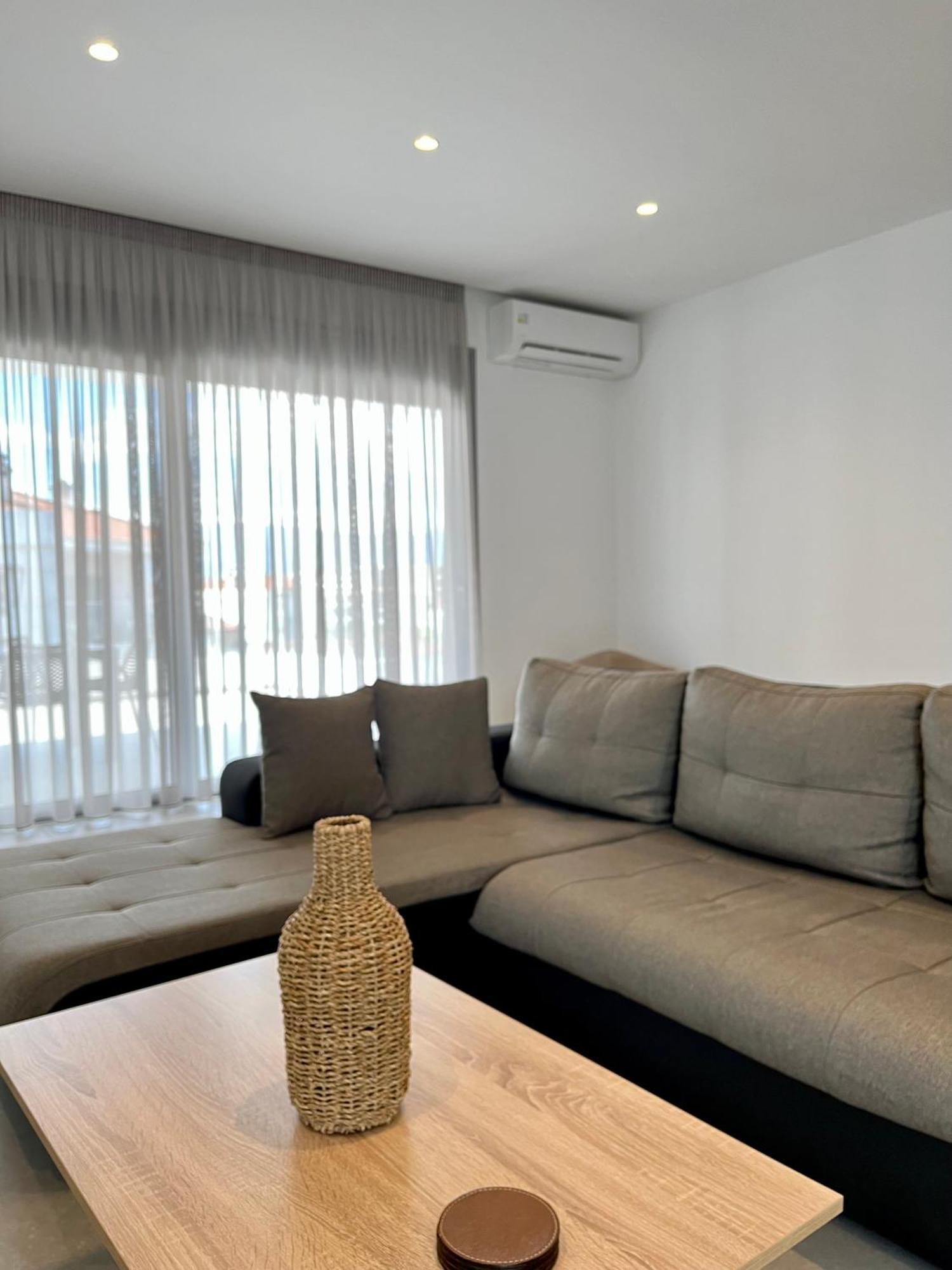 White Luxury Apartment Трикала Экстерьер фото